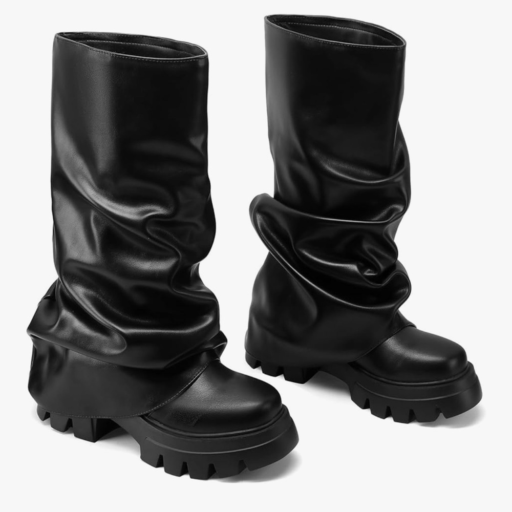 Tate McRae scrunch fold over boots